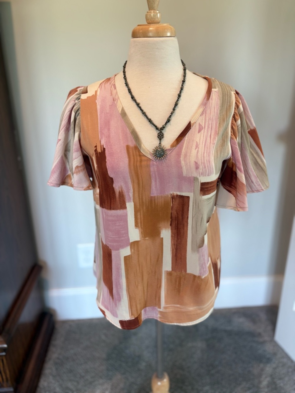 entro Abstract Brushstroke V-Neck Flutter Sleeve Top - Pink & Brown & Cream